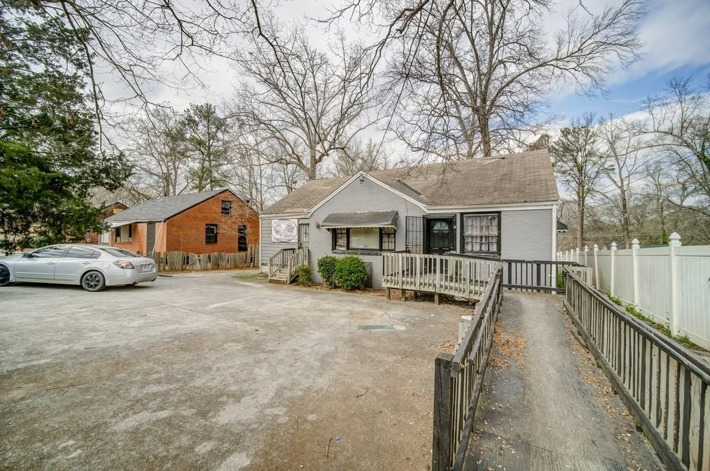 3312 Glenwood Rd, Decatur GA  30032-4274 exterior