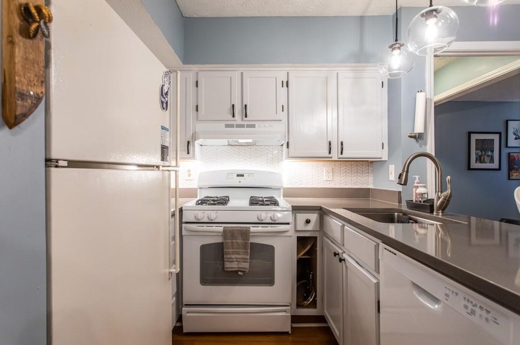 2076 Brian Way, Decatur GA  30033-3830 exterior