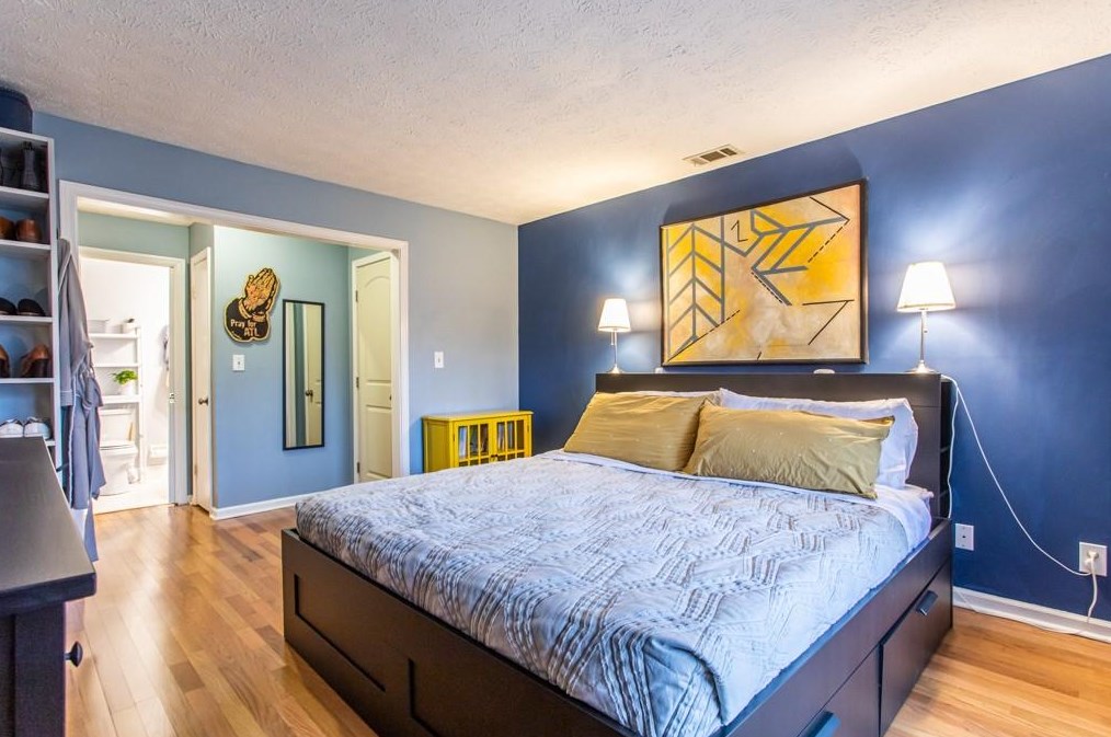 2076 Brian Way, Decatur GA  30033-3830 exterior