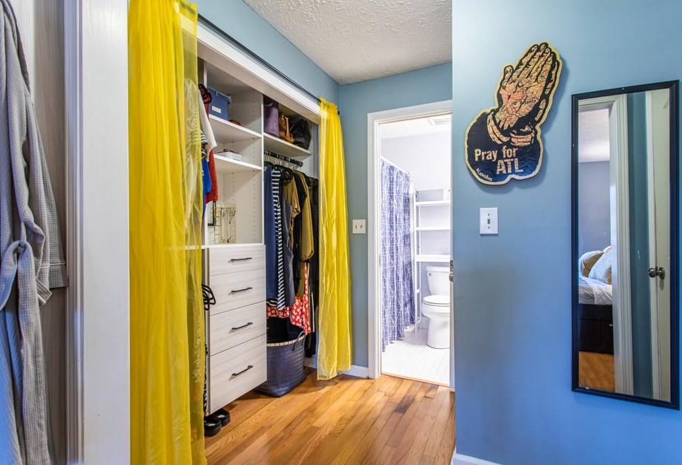 2076 Brian Way, Decatur GA  30033-3830 exterior