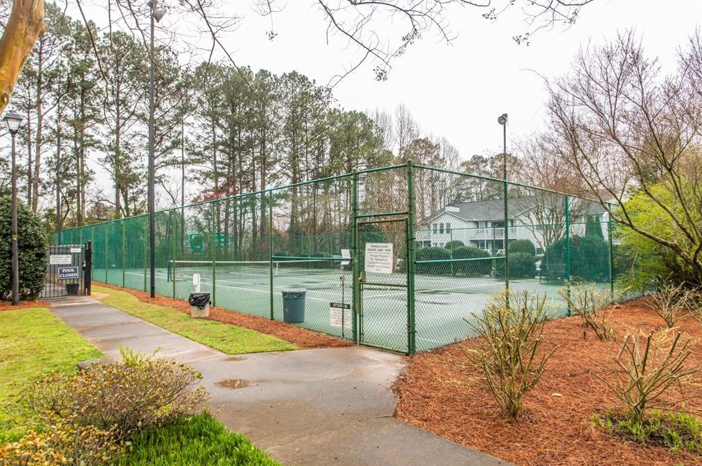 2076 Brian Way, Decatur GA  30033-3830 exterior