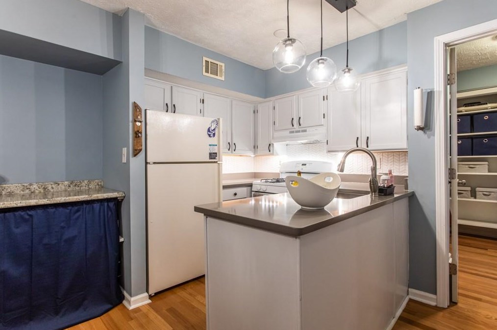 2076 Brian Way, Decatur GA  30033-3830 exterior