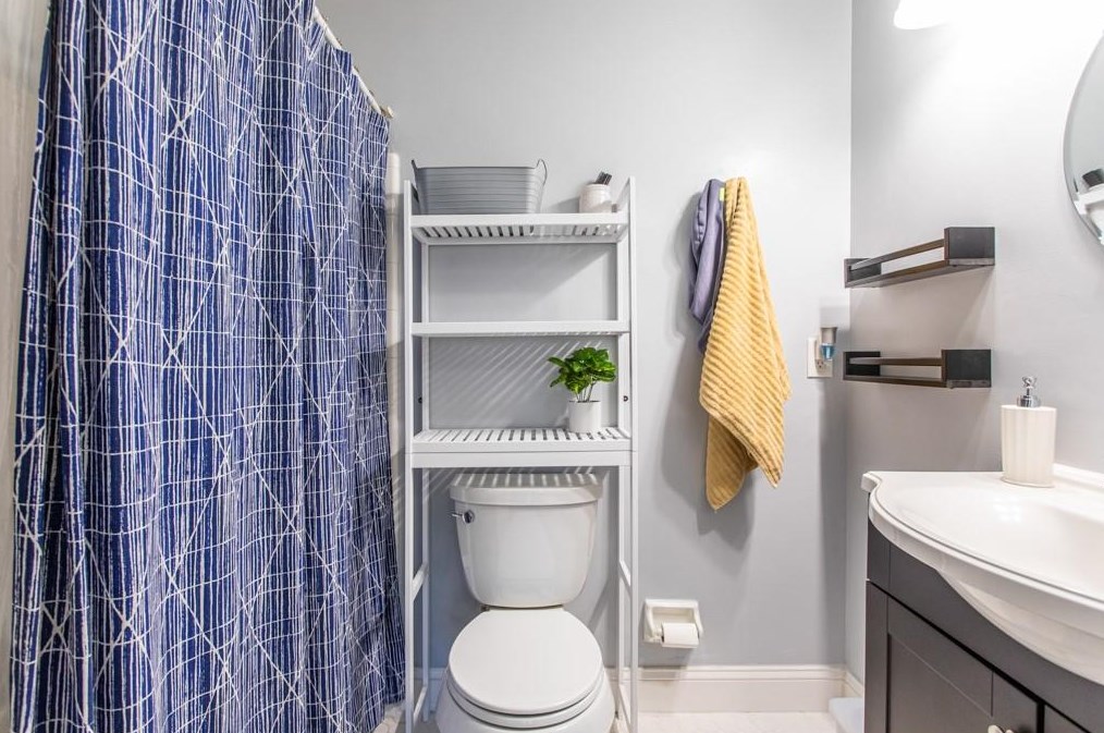 2076 Brian Way, Decatur GA  30033-3830 exterior