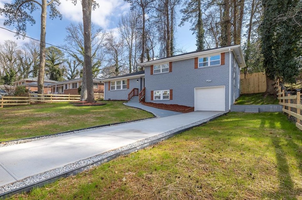 2543 Fontaine Cir, Decatur GA  30032-5644 exterior