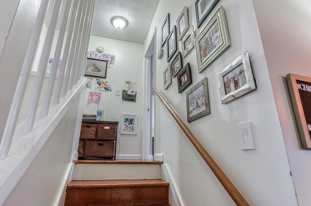 1643 Spruce Valley Dr, Decatur GA  30033-2503 exterior