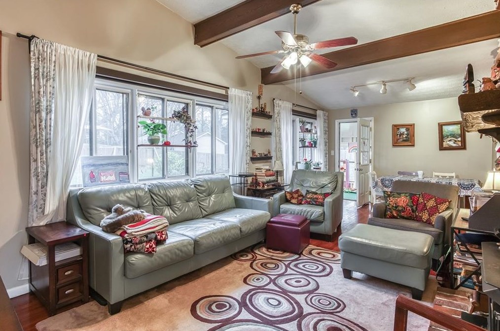 1643 Spruce Valley Dr, Decatur GA  30033-2503 exterior