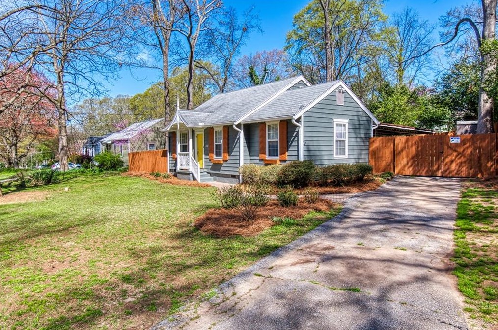 2848 Midway Rd, Decatur GA  30030-4635 exterior