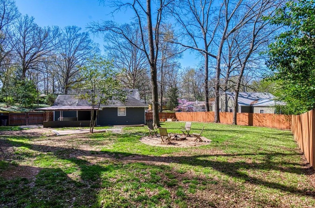 2848 Midway Rd, Decatur GA  30030-4635 exterior