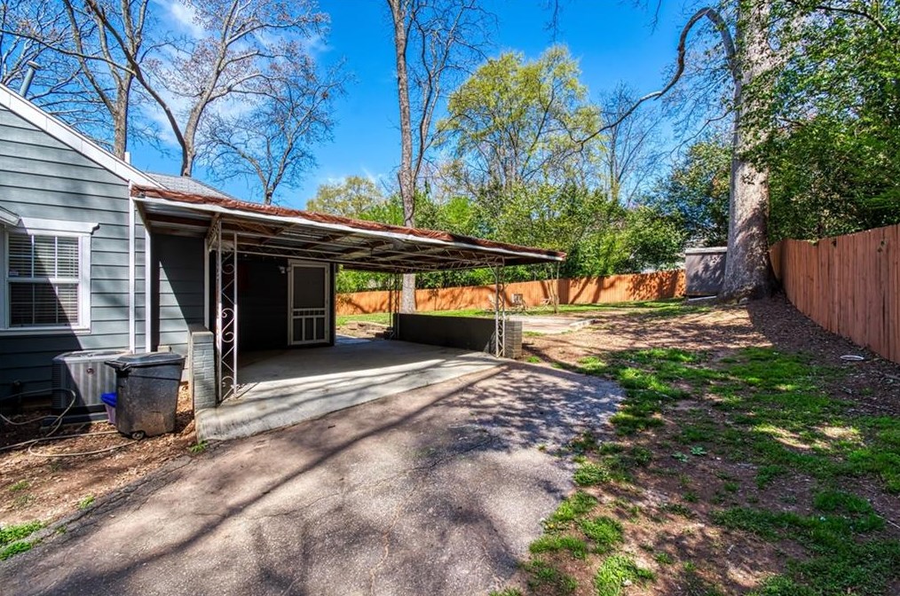 2848 Midway Rd, Decatur GA  30030-4635 exterior