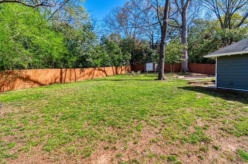 2848 Midway Rd, Decatur GA  30030-4635 exterior