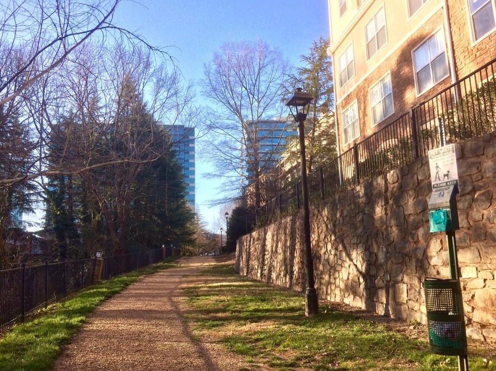 10 Perimeter Summit Blvd, Atlanta GA  30319-1496 exterior