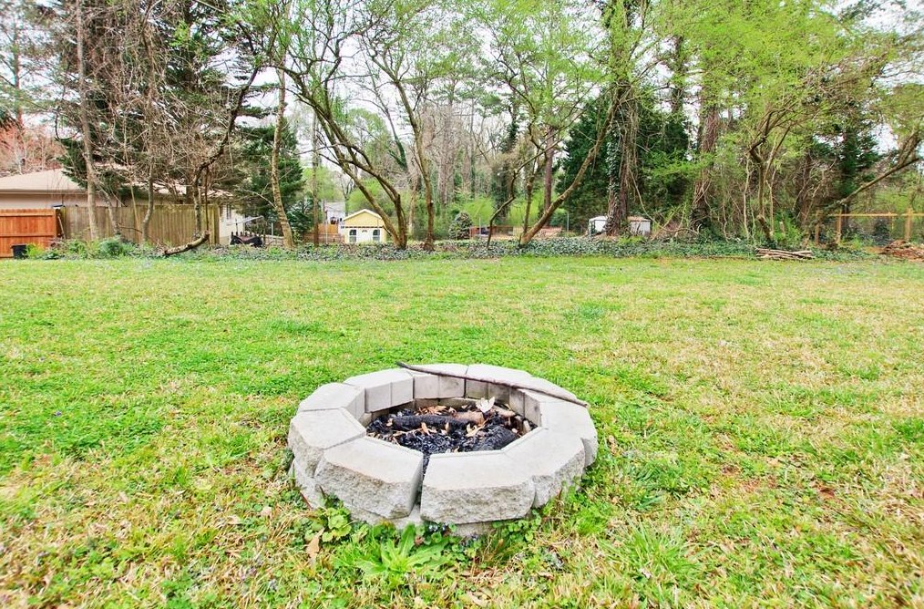 3129 Leeland Rd, Decatur GA 30032-2838 exterior