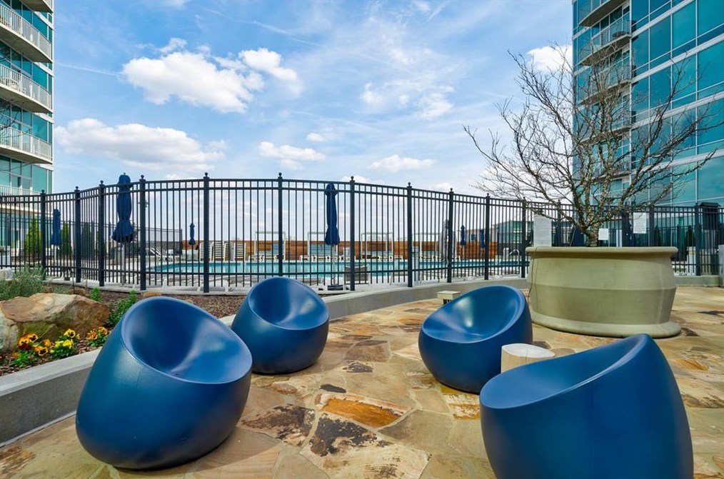 923 Peachtree St, Atlanta GA  30309-4458 exterior