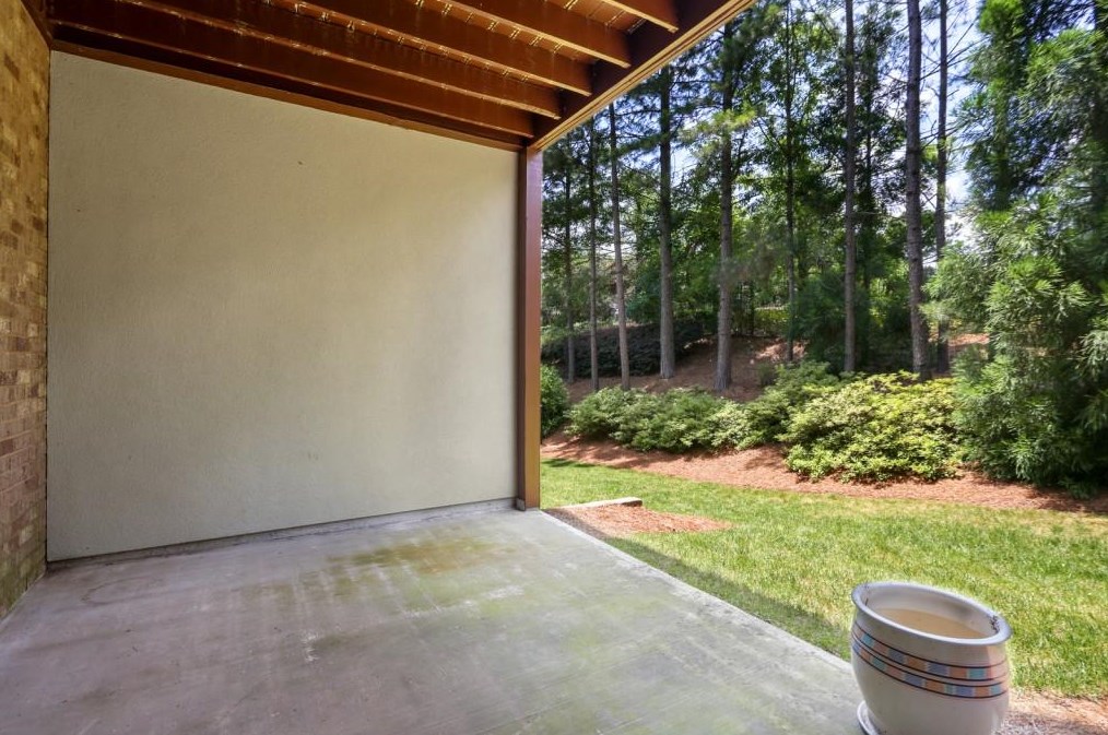 1600 Rivergreen Ct, Atlanta GA  30339-8548 exterior