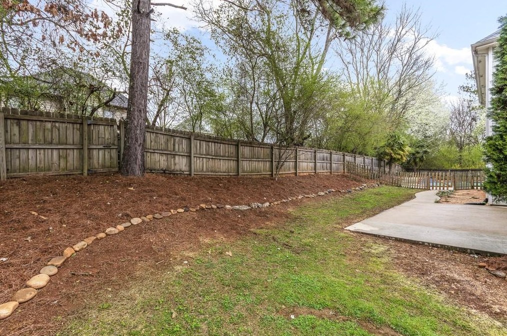 12595 Huntington Trce Ln, Alpharetta GA 30005-7504 exterior