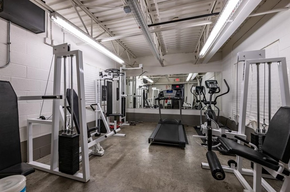 5200 Peachtree Rd, Atlanta GA  30338-4510 exterior