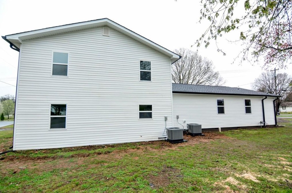 203 May St, Calhoun GA 30701-2745 exterior