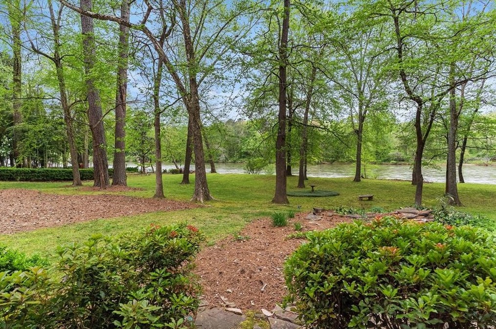 6030 Winterthur Dr, Atlanta GA  30328-4623 exterior