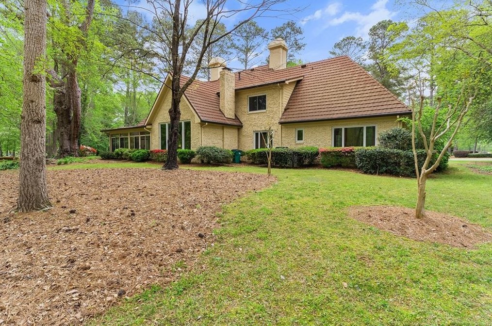 6030 Winterthur Dr, Atlanta GA  30328-4623 exterior