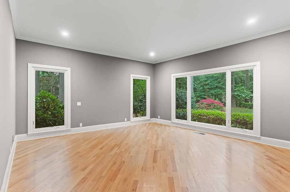 6030 Winterthur Dr, Atlanta GA  30328-4623 exterior