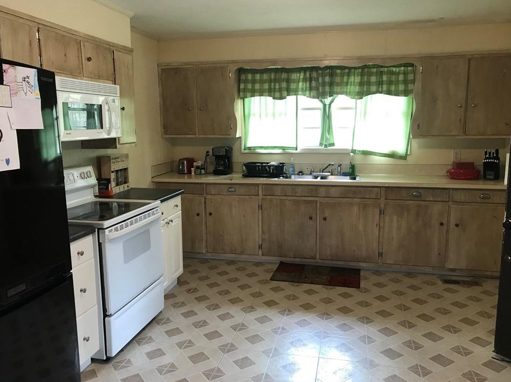 4801 Red Bud Rd, Calhoun GA 30701-9626 exterior