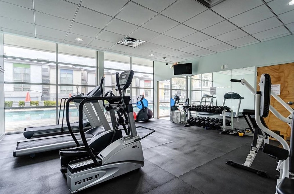 1260 Van Allen Mews, Atlanta GA 30318-4180 exterior