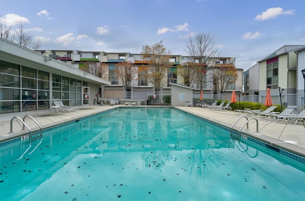 1260 Van Allen Mews, Atlanta GA 30318-4180 exterior