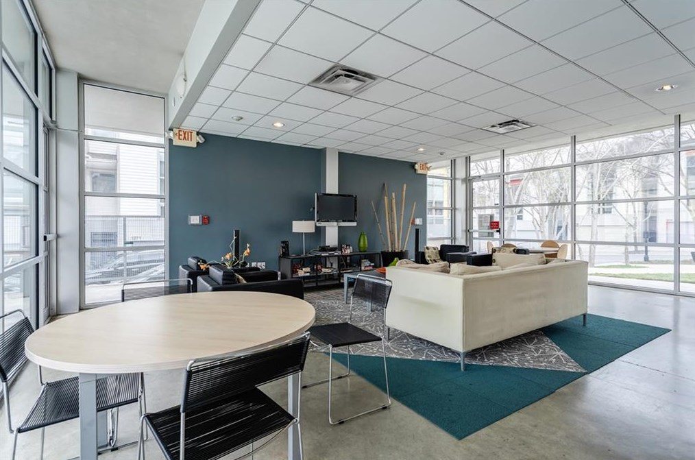 1260 Van Allen Mews, Atlanta GA 30318-4180 exterior