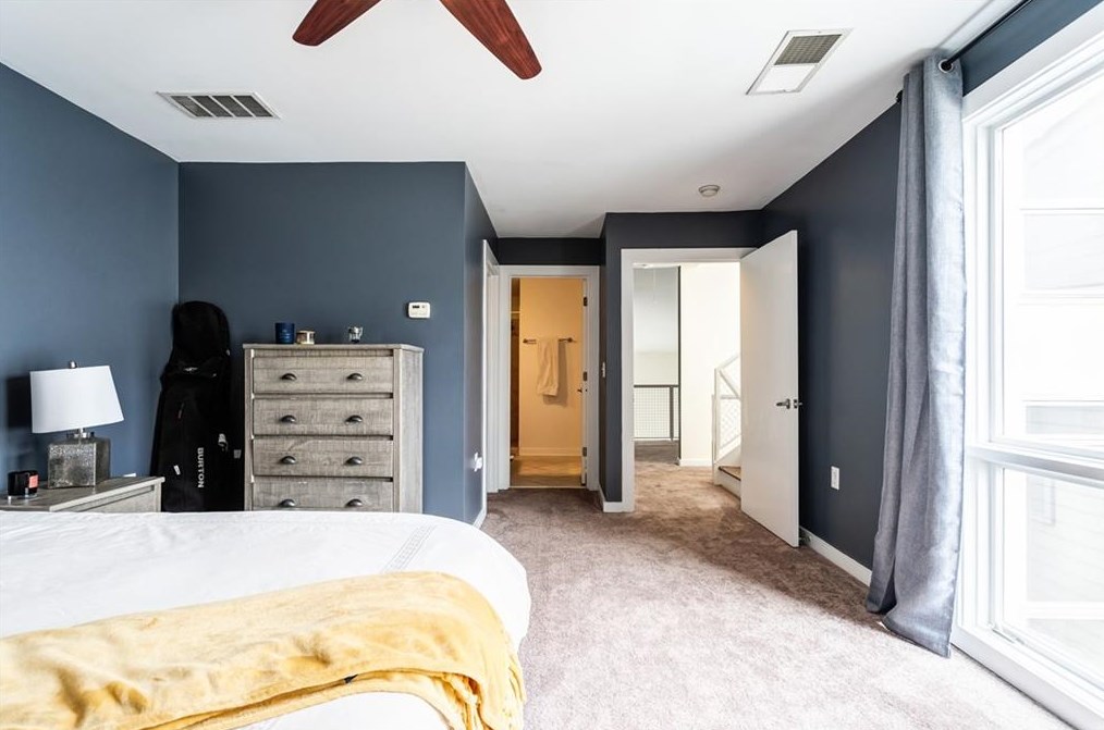 1260 Van Allen Mews, Atlanta GA 30318-4180 exterior