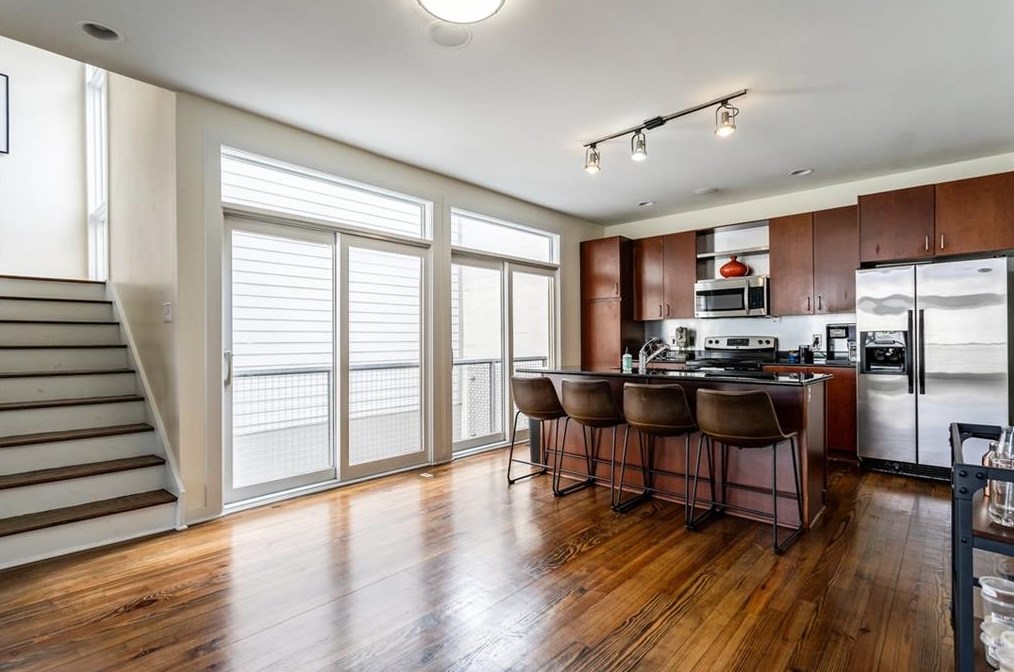 1260 Van Allen Mews, Atlanta GA 30318-4180 exterior