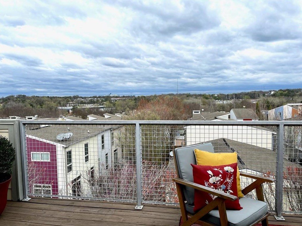 1260 Van Allen Mews, Atlanta GA 30318-4180 exterior