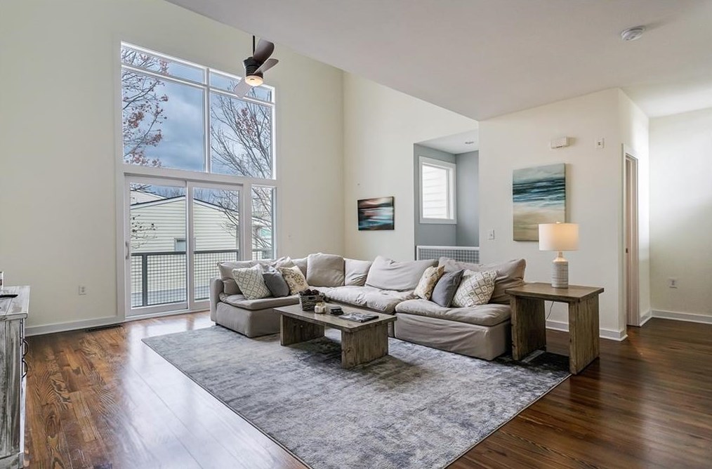 1260 Van Allen Mews, Atlanta GA 30318-4180 exterior