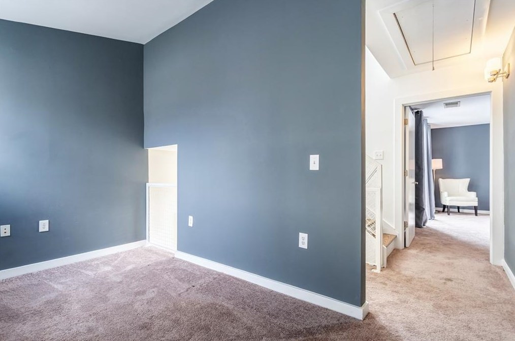 1260 Van Allen Mews, Atlanta GA 30318-4180 exterior