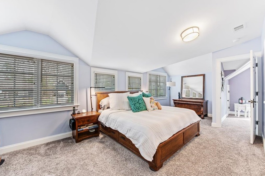 220 Woodlawn Ave, Decatur GA  30030-2311 exterior