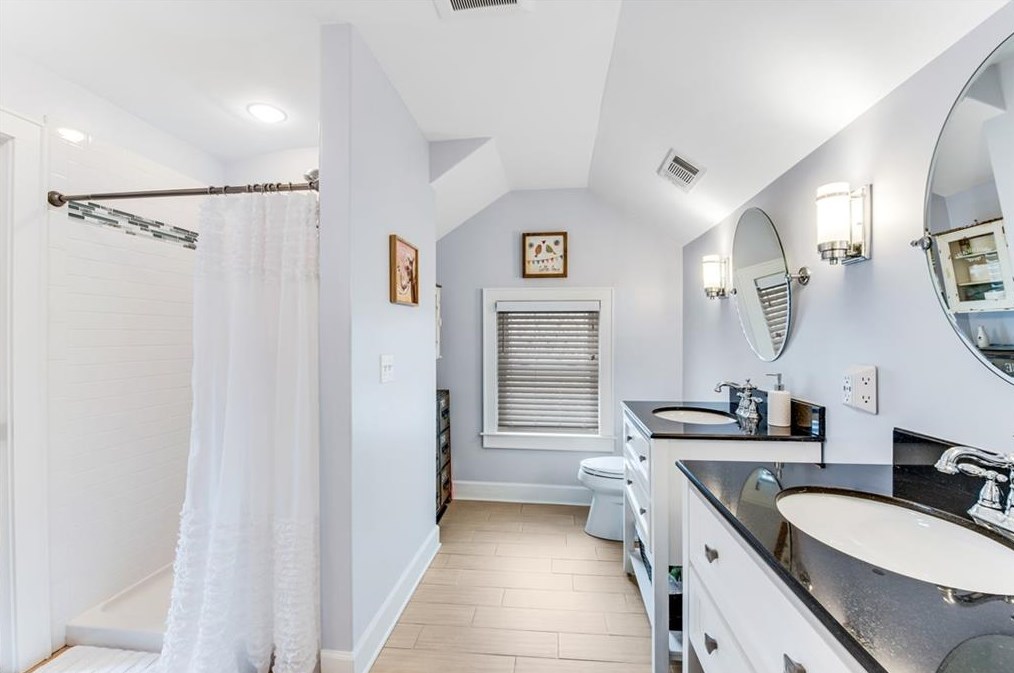 220 Woodlawn Ave, Decatur GA  30030-2311 exterior