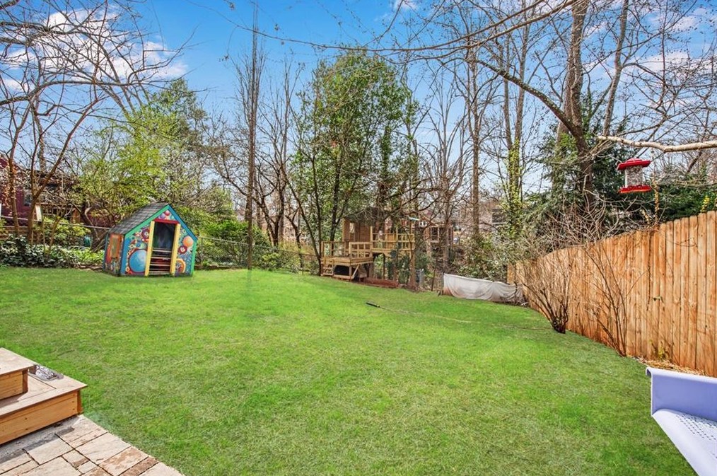 220 Woodlawn Ave, Decatur GA  30030-2311 exterior