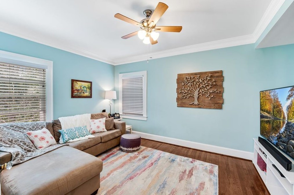 220 Woodlawn Ave, Decatur GA  30030-2311 exterior