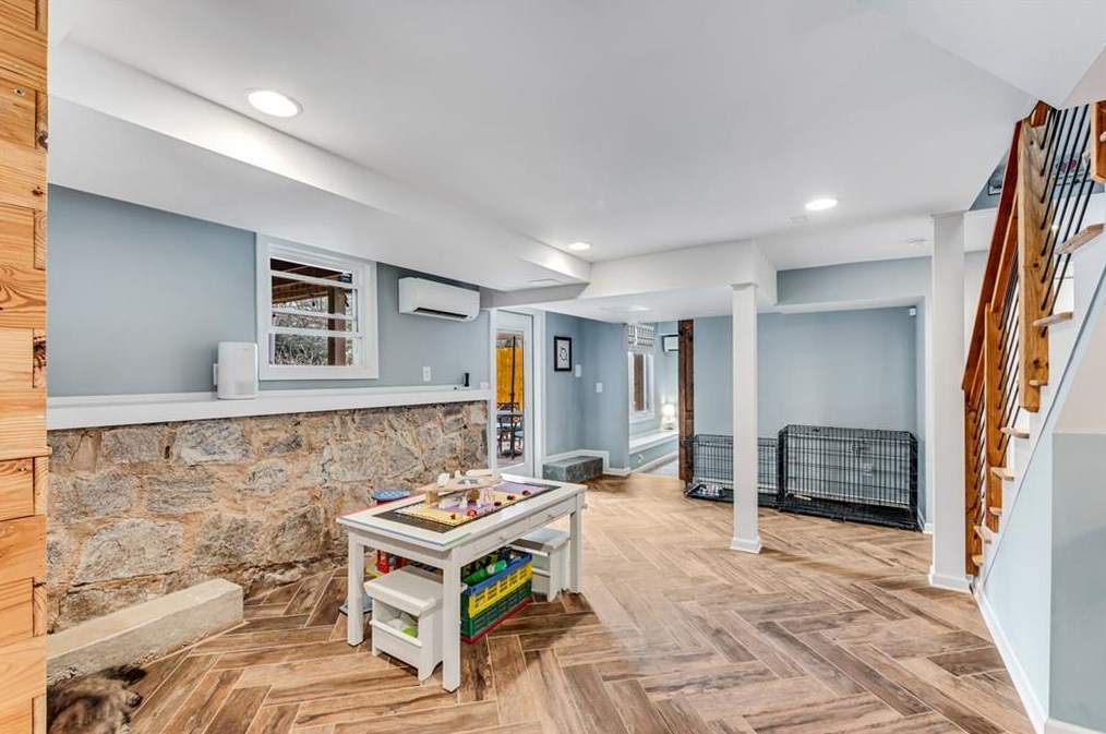 220 Woodlawn Ave, Decatur GA  30030-2311 exterior