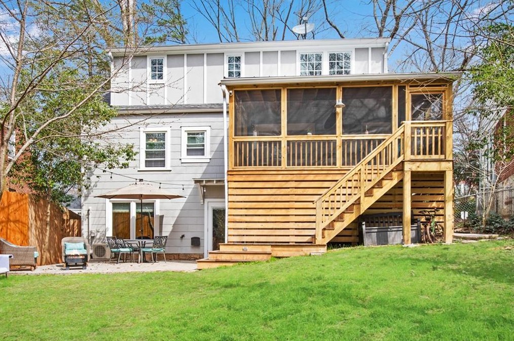 220 Woodlawn Ave, Decatur GA  30030-2311 exterior