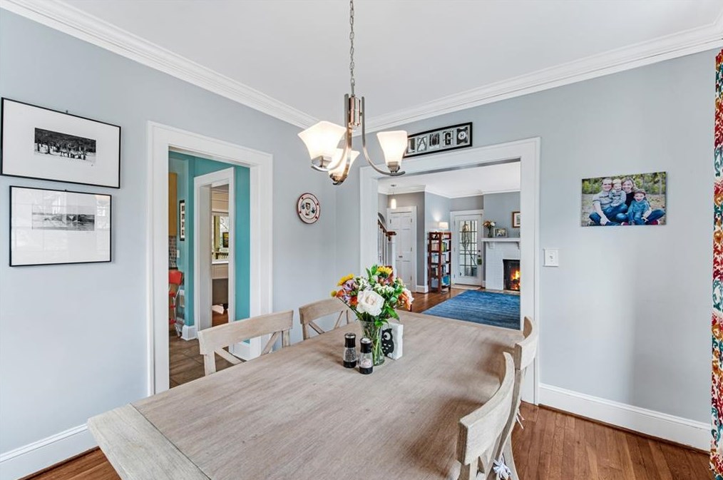 220 Woodlawn Ave, Decatur GA  30030-2311 exterior