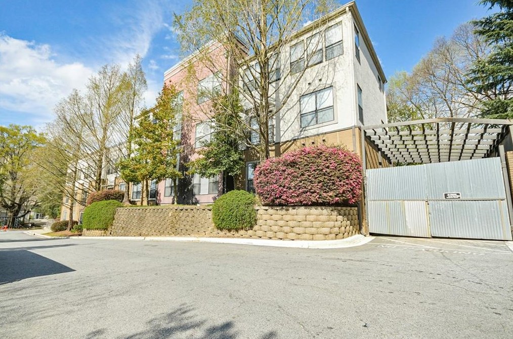 821 Ralph Mcgill Blvd, Atlanta GA  30306-4376 exterior