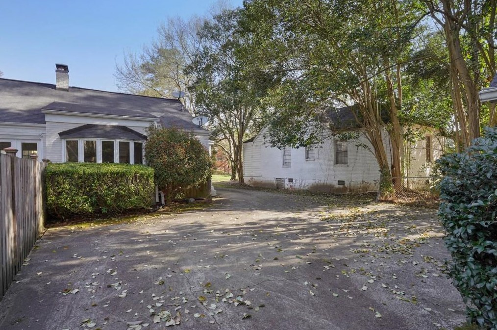 4528 Wieuca Rd, Atlanta GA  30342-3332 exterior