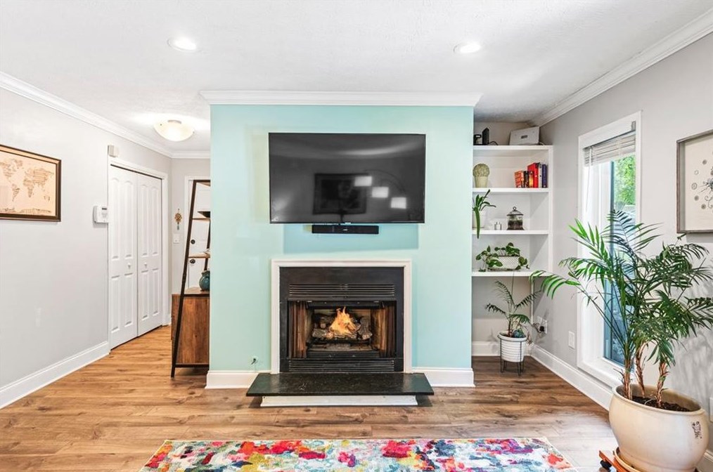 1207 Woodcliff Dr, Atlanta GA  30350-3149 exterior