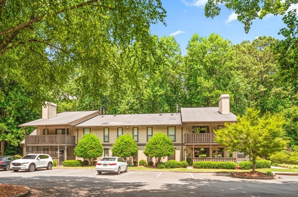 1207 Woodcliff Dr, Atlanta GA  30350-3148 exterior