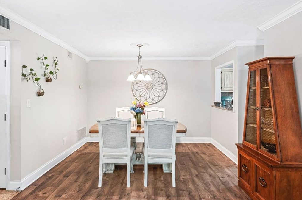1207 Woodcliff Dr, Atlanta GA  30350-3149 exterior