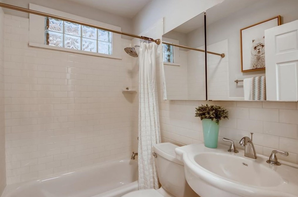 1222 Carter Rd, Decatur GA  30030-4601 exterior