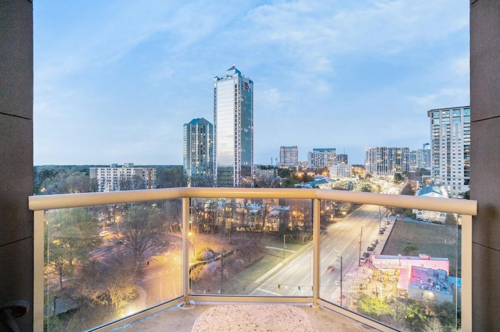2795 Peachtree Rd, Atlanta GA  30305-3671 exterior