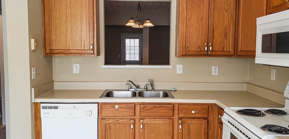 3324 Waldrop Trl, Decatur GA  30034-7425 exterior