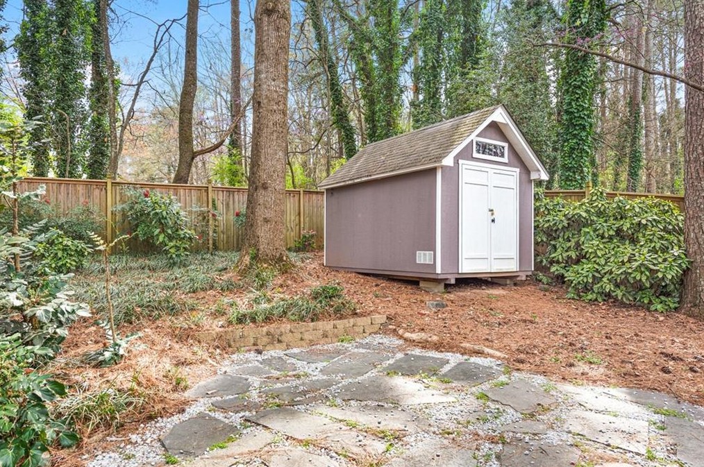 3027 Vista Brook Dr, Decatur GA  30033-5114 exterior