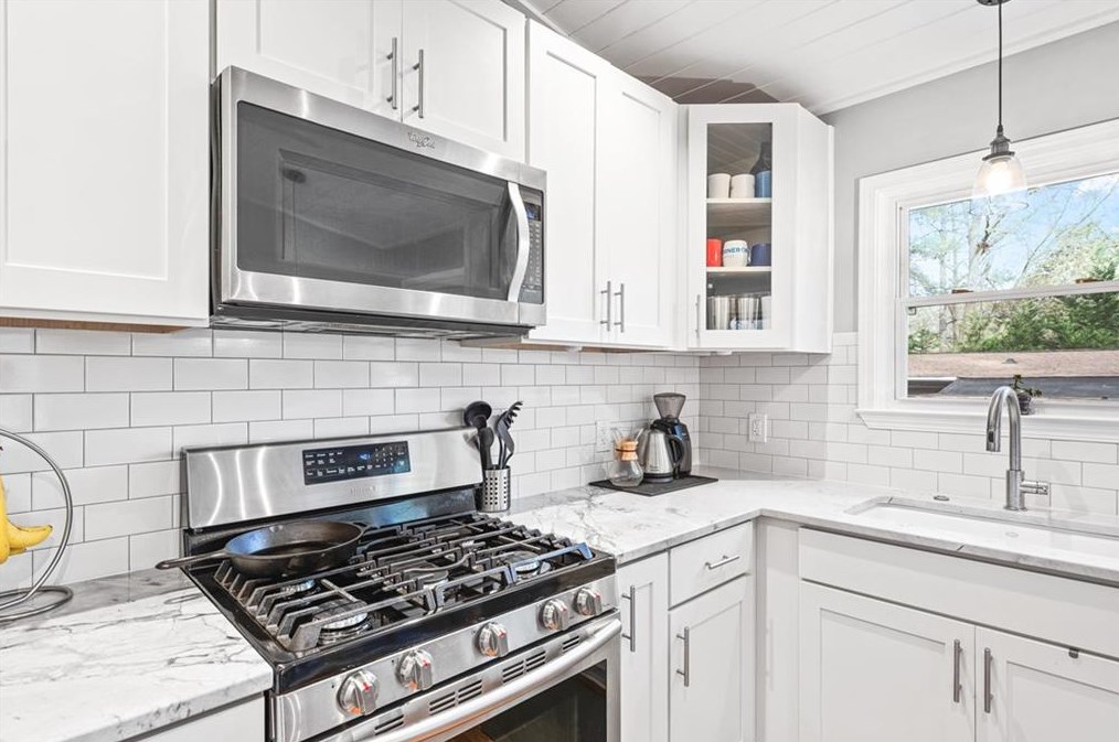 3027 Vista Brook Dr, Decatur GA  30033-5114 exterior